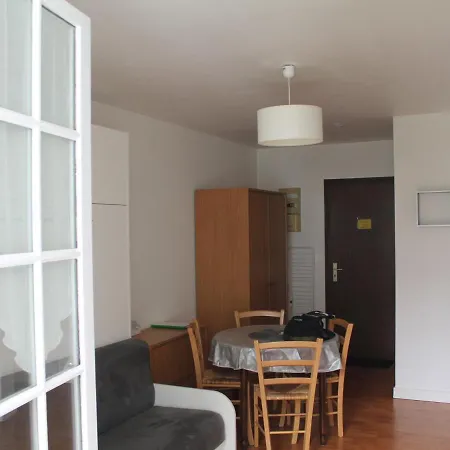Confortable Proche Des Thermes Avec Balcon Et Wifi - Fr-1-541-53 * 拉罗什波赛